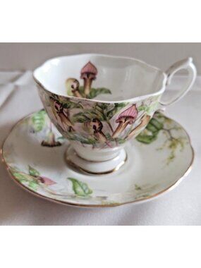 Vintage Royal Albert Bone China Cup & Saucer Set"Jack in the Pulpit" 1940-1950